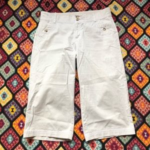 Dockers khaki Capri pants